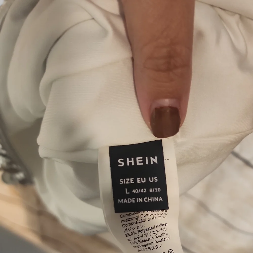 SHEIN Elegant Silver Fabric - Picture 2 of 4